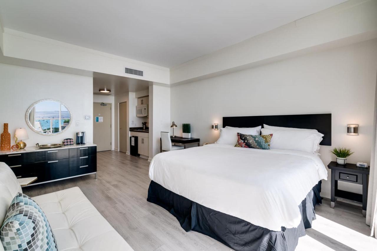 마이애미 Ocean View Balcony Steps From Restaurants, Peacock Park & Marina 빌라 외부 사진